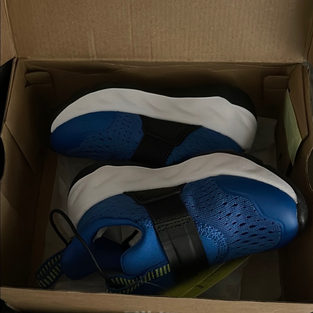 All in Motion Toddlers Blue and Black Sneakers with Slip-On Design - Picture 3 of 3